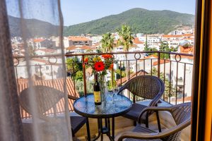 Apartman sa jednom spavaćom sobom i balkonom