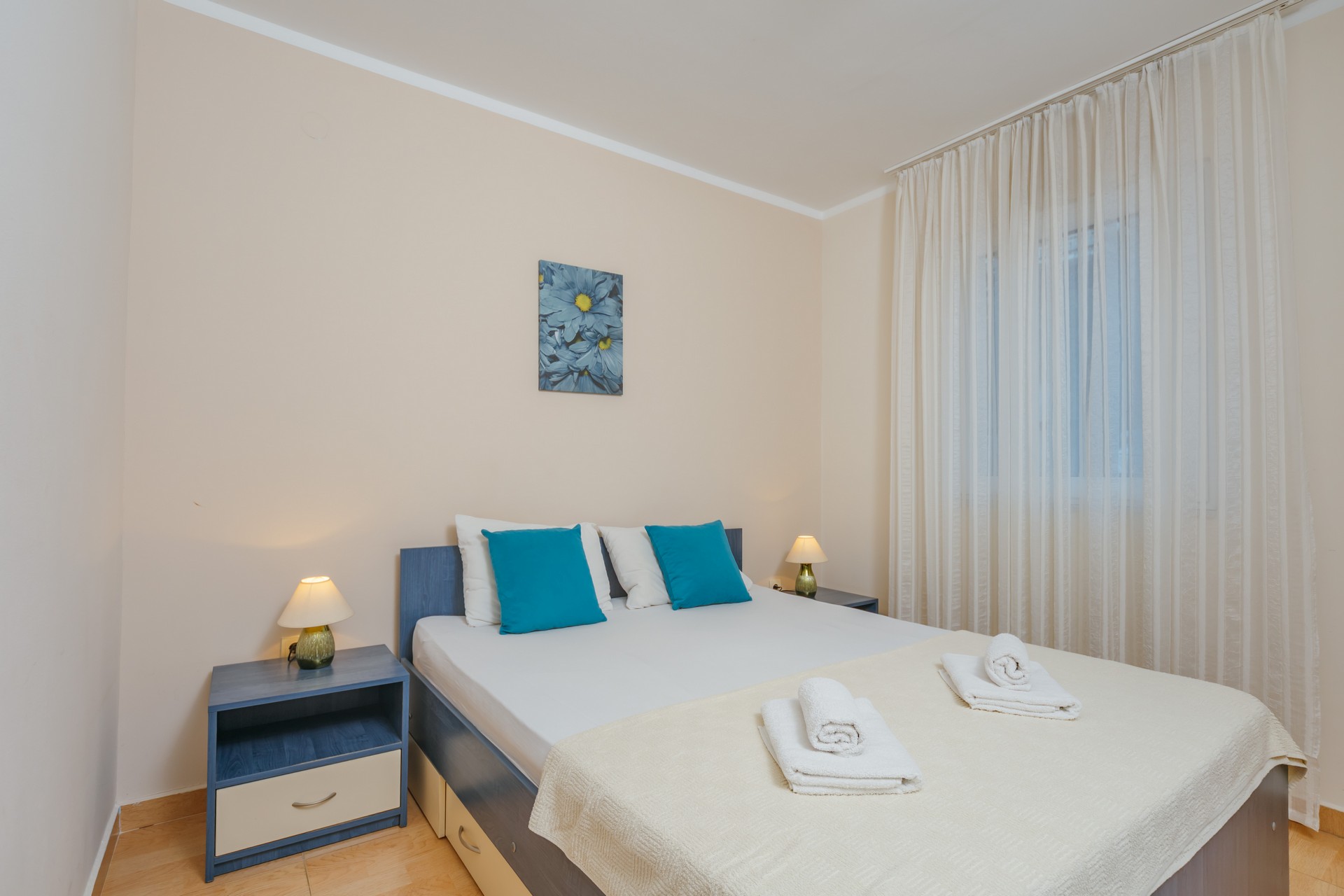 Apartman sa jednom spavaćom sobom i balkonom