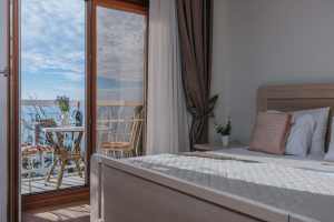 Dvosobni apartman sa balkonom i pogledom na more (4 osobe)