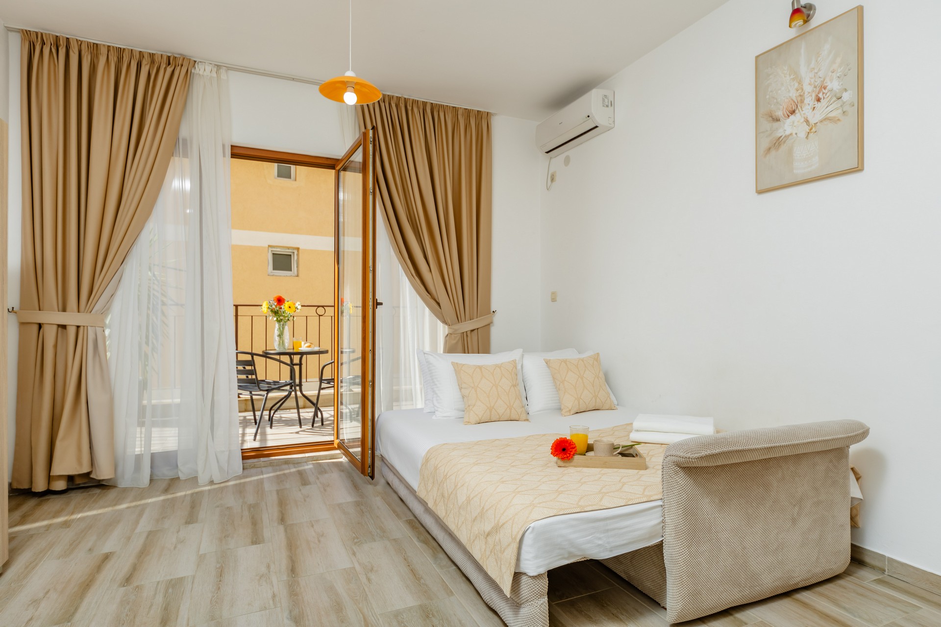 Dvokrevetni studio sa balkonom