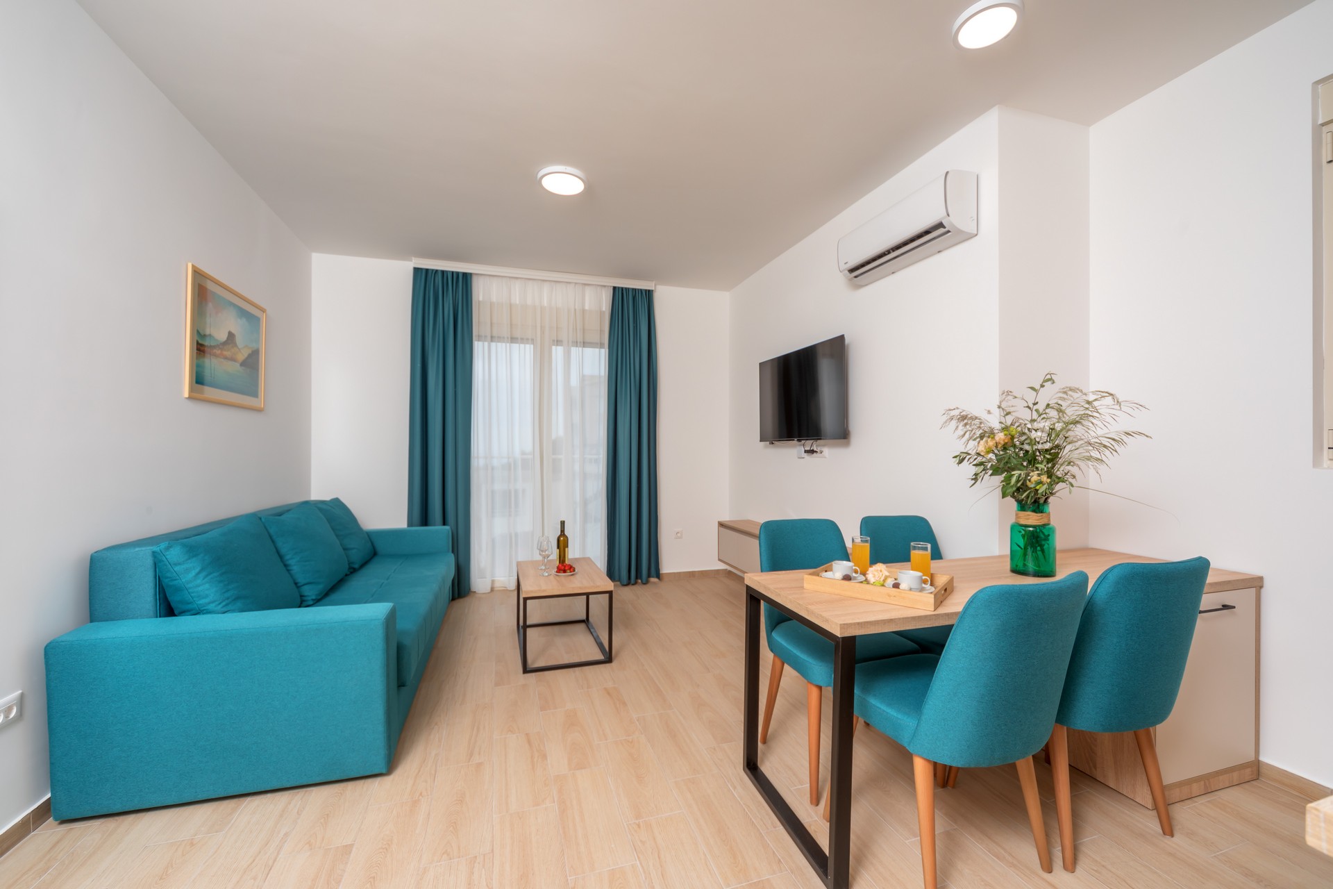 Dvokrevetni studio sa balkonom