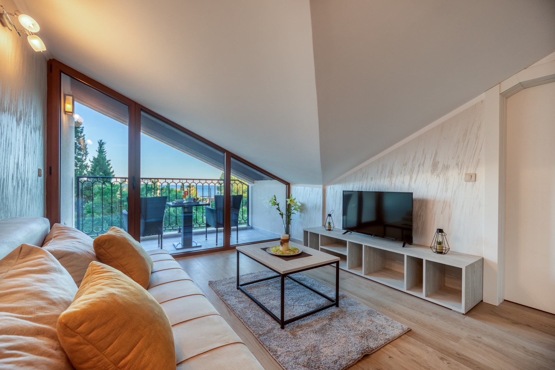 Jednosobni apartman sa balkonom sa pogledom na more