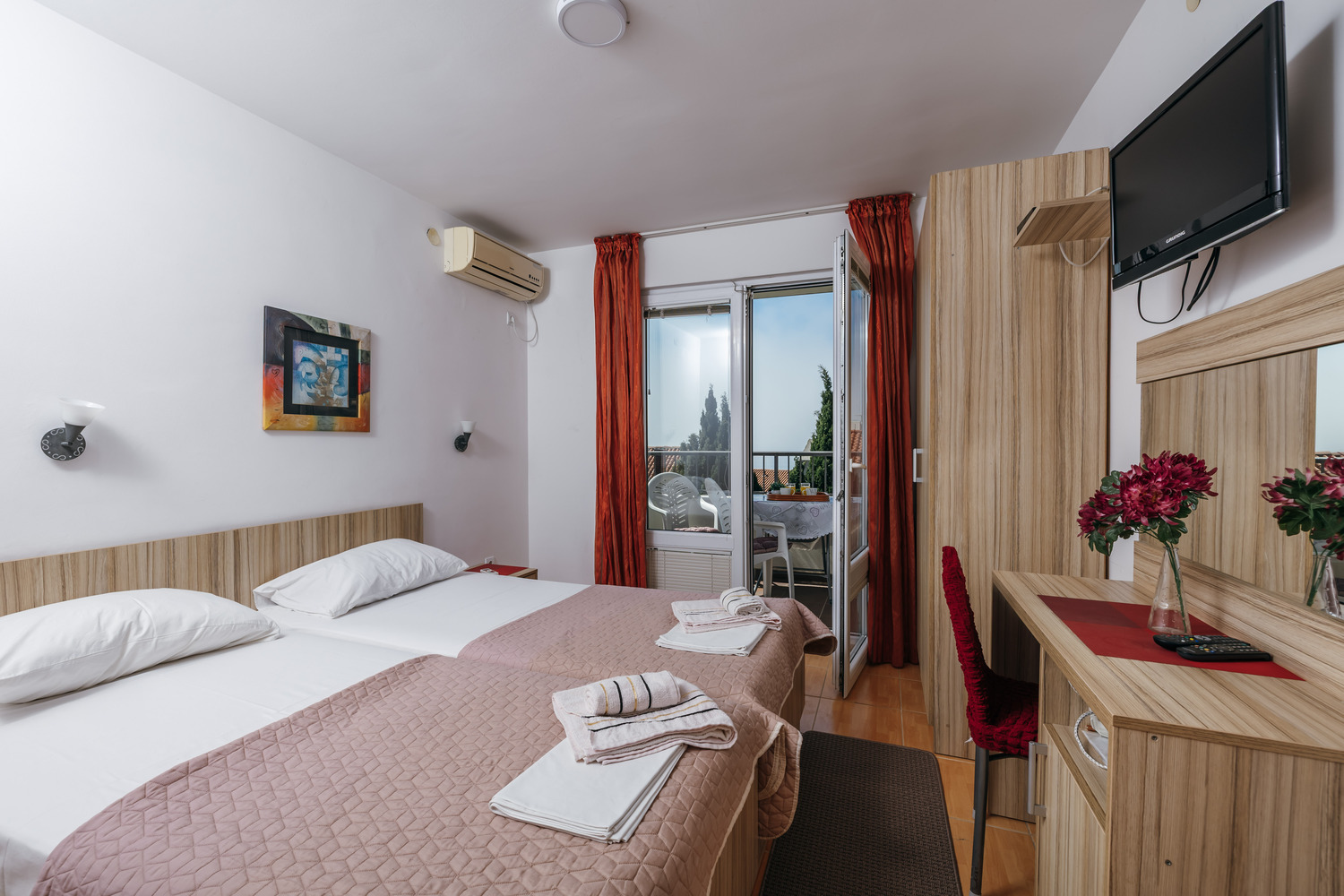Jednosobni apartman sa parcijalnim pogledom na more